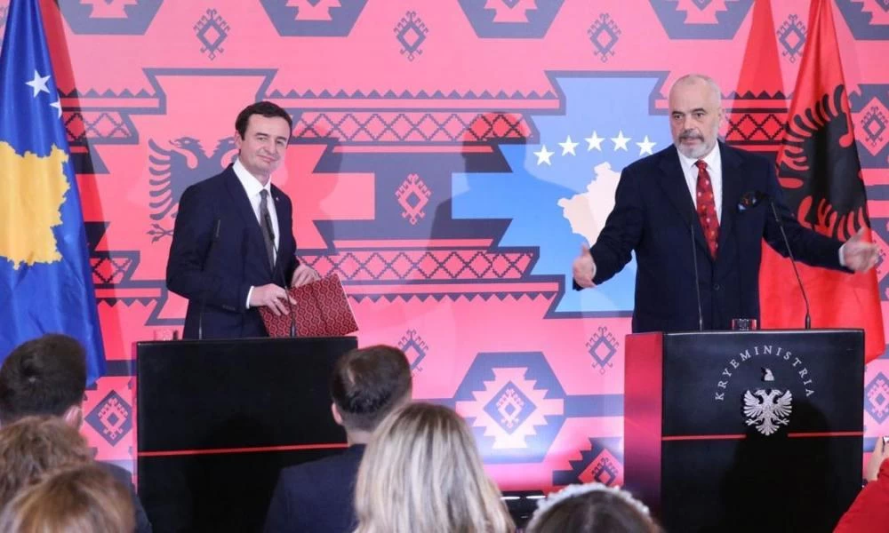 Μια ανάσα από την ένωση Αλβανίας-Κοσσόβου για τη δημιουργία της Μεγάλης Αλβανίας-Τύμπανα πολέμου στα Βαλκάνια